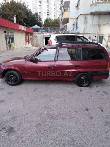 Opel Astra 1995, 250,000 km - 1.6 l - Bakı