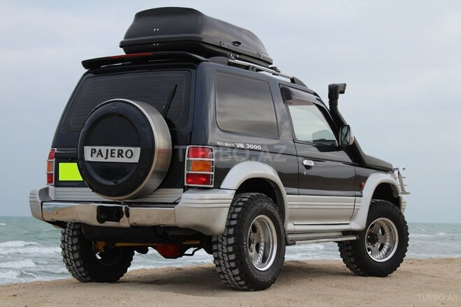 Mitsubishi Pajero 1993, 335,000 km - 3.0 л - Bakı