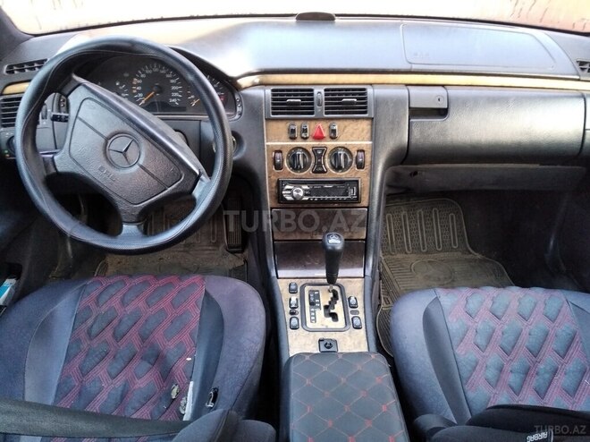 Mercedes E 240 1998, 518,300 km - 2.4 l - Bakı