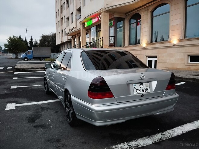 Mercedes C 240 2000, 371,640 km - 2.4 л - Balakən