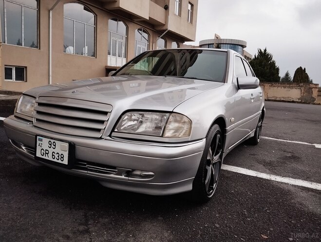 Mercedes C 240 2000, 371,640 km - 2.4 л - Balakən