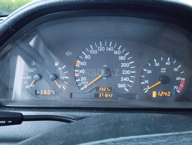 Mercedes C 240 2000, 371,640 km - 2.4 л - Balakən