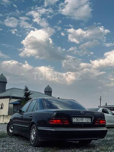 Mercedes E 240 2001, 332,134 km - 2.6 l - Bakı