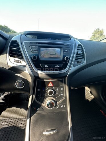 Hyundai Elantra 2015, 113,400 km - 1.8 l - Bakı