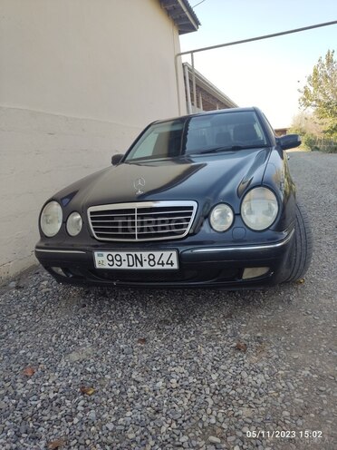 Mercedes E 280 2001, 460,000 km - 2.8 l - Salyan