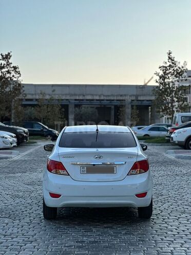 Hyundai Accent 2015, 168,500 km - 1.4 l - Bakı