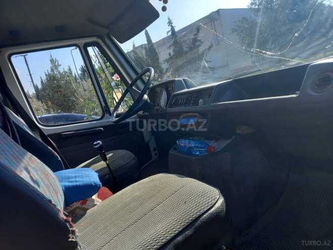 Mercedes 410 D 1994, 325,000 km - 2.9 л - Salyan
