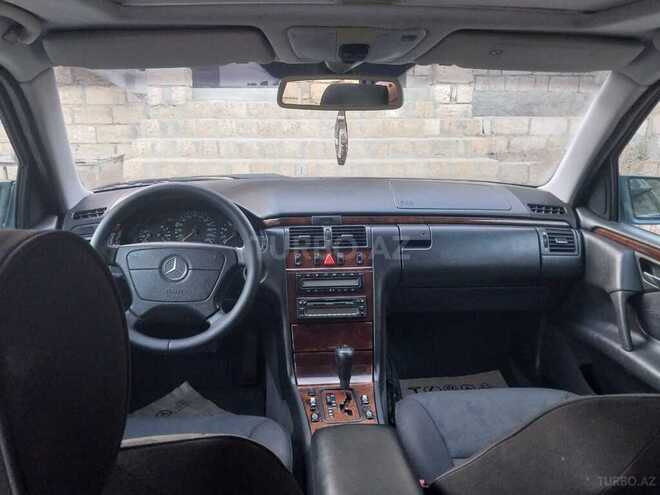 Mercedes E 240 1998, 326,000 km - 2.4 l - Bakı