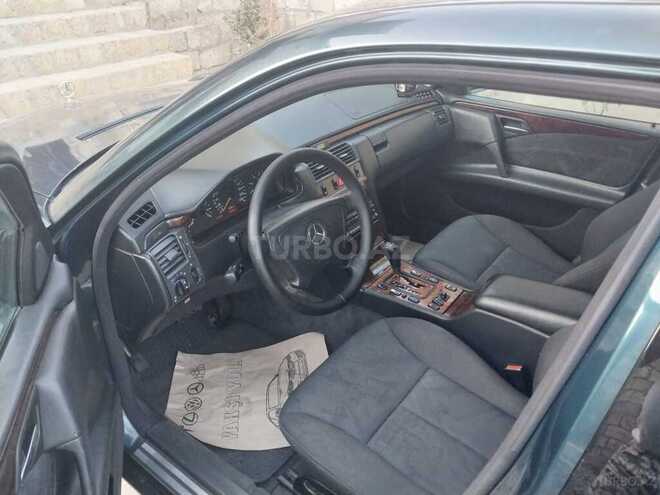 Mercedes E 240 1998, 326,000 km - 2.4 l - Bakı