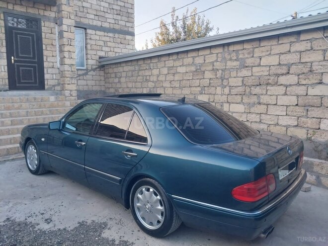 Mercedes E 240 1998, 326,000 km - 2.4 l - Bakı