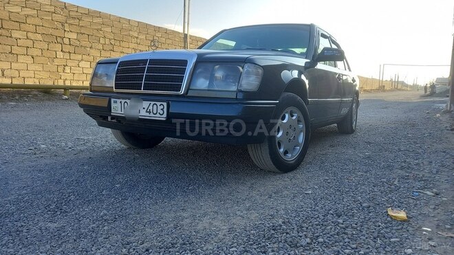 Mercedes E 220 1988, 260,000 km - 2.2 л - Bakı