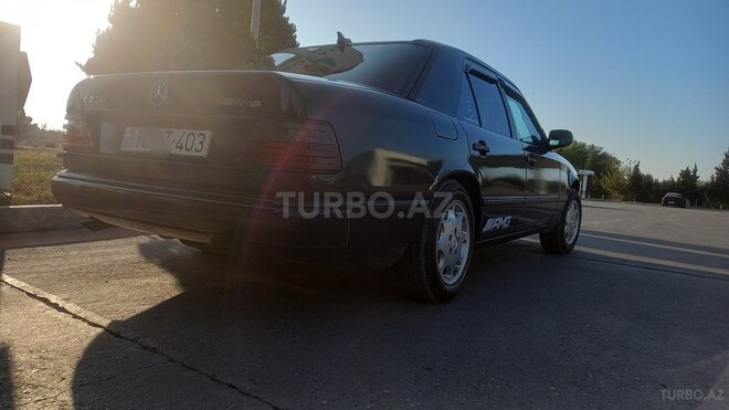 Mercedes E 220 1988, 260,000 km - 2.2 л - Bakı