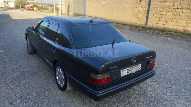 Mercedes E 220 1988, 260,000 km - 2.2 л - Bakı