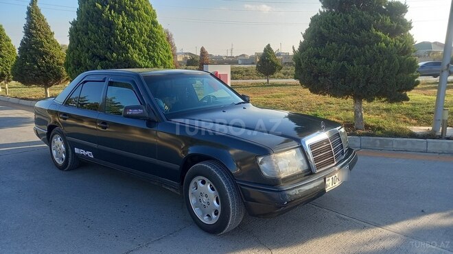 Mercedes E 220 1988, 260,000 km - 2.2 л - Bakı