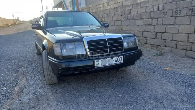 Mercedes E 220 1988, 260,000 km - 2.2 л - Bakı