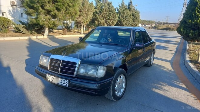 Mercedes E 220 1988, 260,000 km - 2.2 л - Bakı
