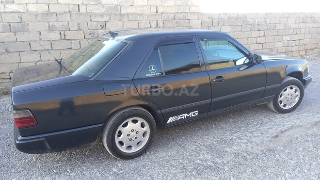 Mercedes E 220 1988, 260,000 km - 2.2 л - Bakı