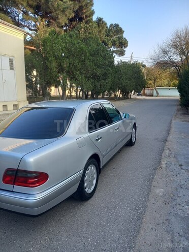 Mercedes E 230 1996, 325,000 km - 2.3 l - Bakı