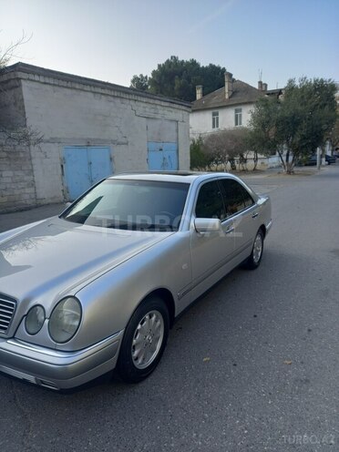 Mercedes E 230 1996, 325,000 km - 2.3 l - Bakı