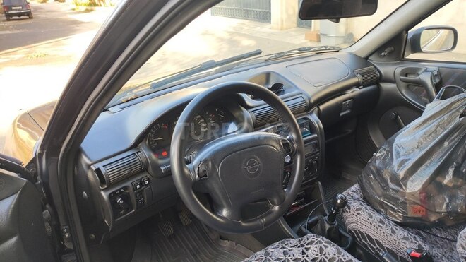 Opel Astra 1995, 100,000 km - 1.8 l - Bakı