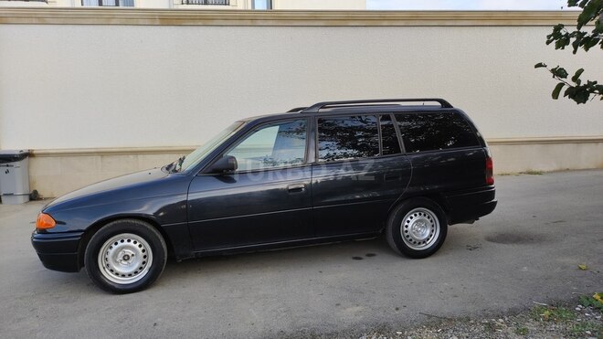 Opel Astra 1995, 100,000 km - 1.8 l - Bakı