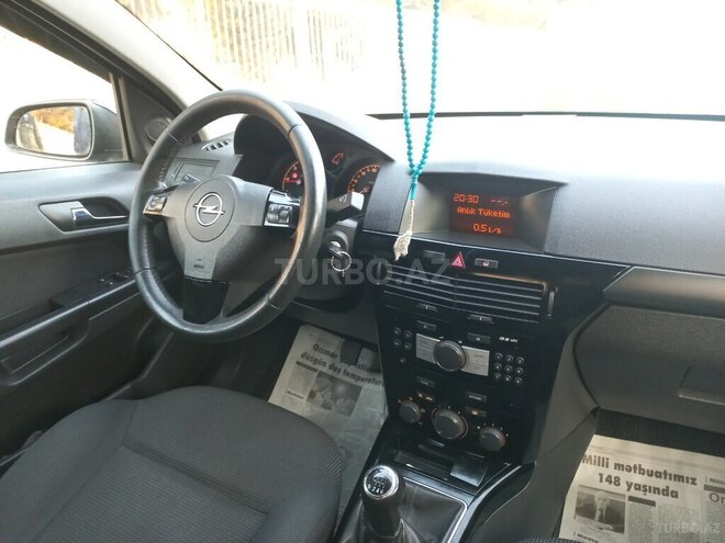 Opel Astra 2010, 180,000 km - 1.3 л - Bakı