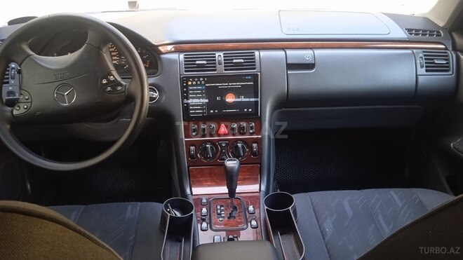 Mercedes E 220 2000, 300,000 km - 2.2 l - Bakı