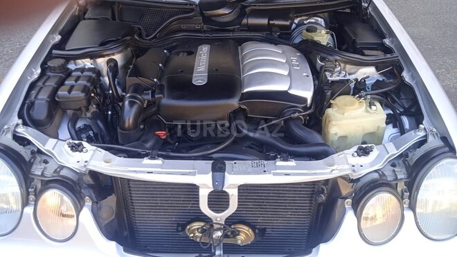 Mercedes E 220 2000, 300,000 km - 2.2 l - Bakı