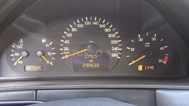 Mercedes E 220 2000, 300,000 km - 2.2 l - Bakı