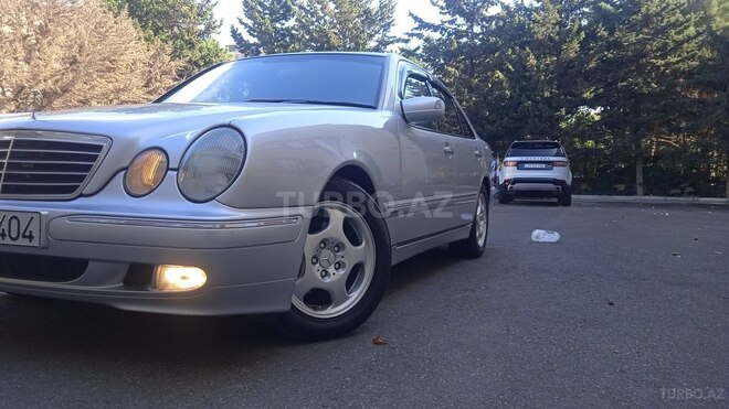 Mercedes E 220 2000, 300,000 km - 2.2 l - Bakı