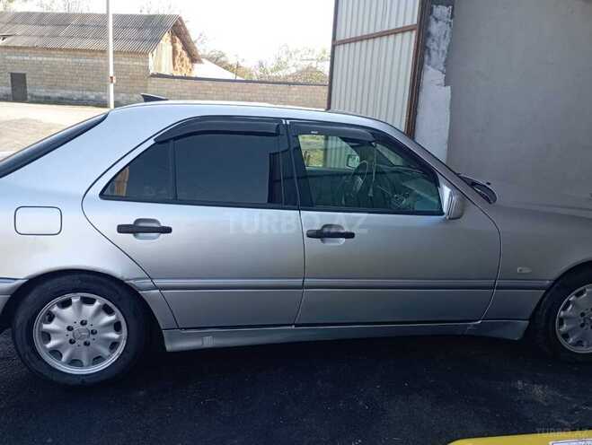 Mercedes C 240 2000, 180,000 km - 2.4 l - Balakən