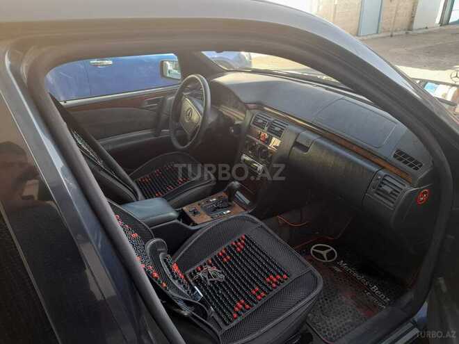 Mercedes E 200 1998, 251,484 km - 2.0 l - Bakı