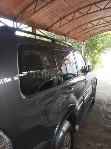 Mitsubishi Pajero 2015, 175,000 km - 3.0 l - Bakı