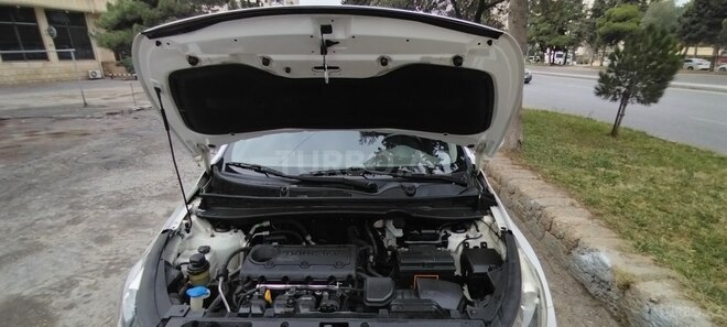 Kia Sportage 2011, 302,600 km - 2.0 l - Bakı