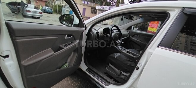 Kia Sportage 2011, 302,600 km - 2.0 l - Bakı