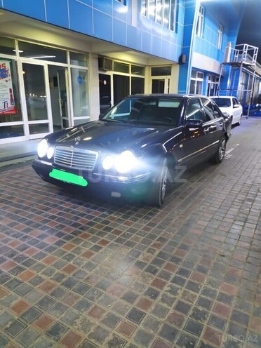Mercedes E 240 1998, 381,000 km - 2.4 l - Bakı