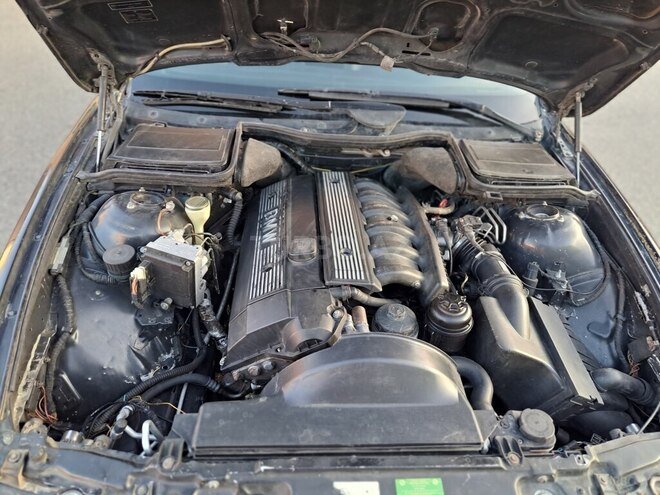BMW 525 1996, 450,000 km - 2.5 l - İmişli