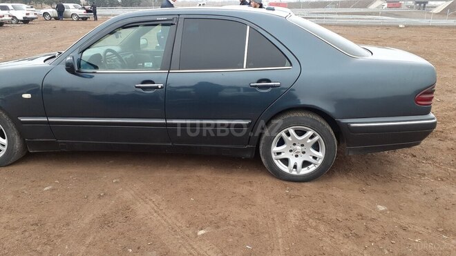 Mercedes E 220 1999, 401,001 km - 2.2 l - Bakı