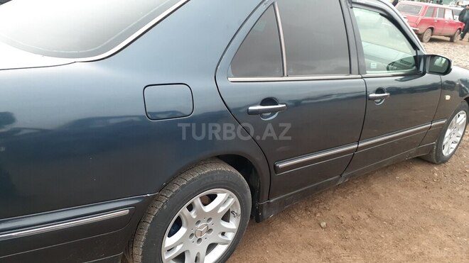 Mercedes E 220 1999, 401,001 km - 2.2 l - Bakı