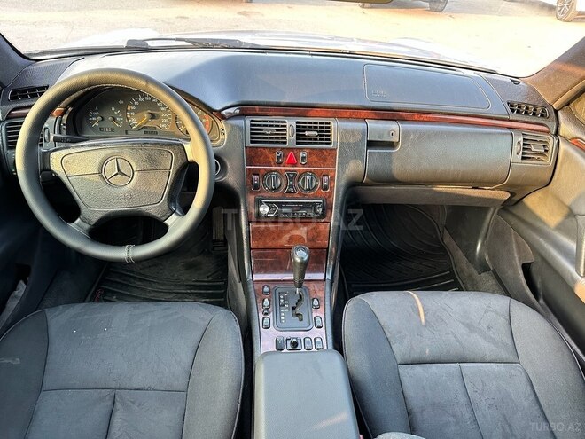 Mercedes E 230 1997, 328,000 km - 2.3 l - Mingəçevir