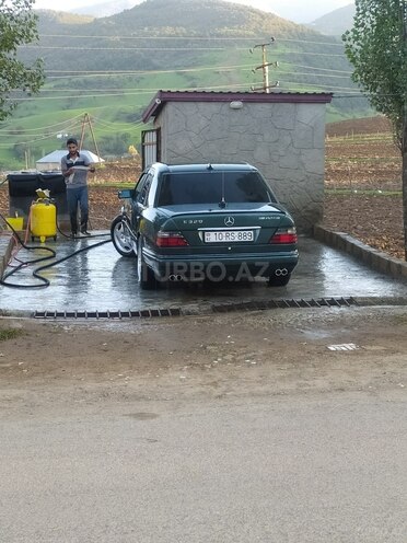 Mercedes E 300 1993, 526,385 km - 3.0 l - Bakı