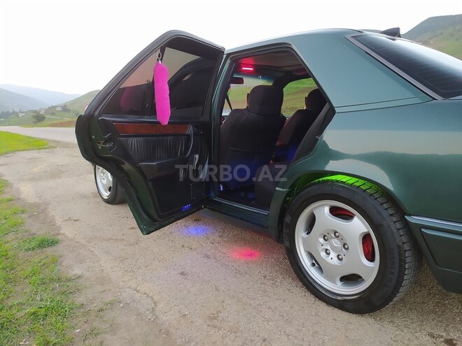Mercedes E 300 1993, 526,385 km - 3.0 l - Bakı