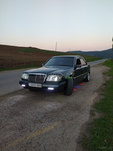 Mercedes E 300 1993, 526,385 km - 3.0 l - Bakı