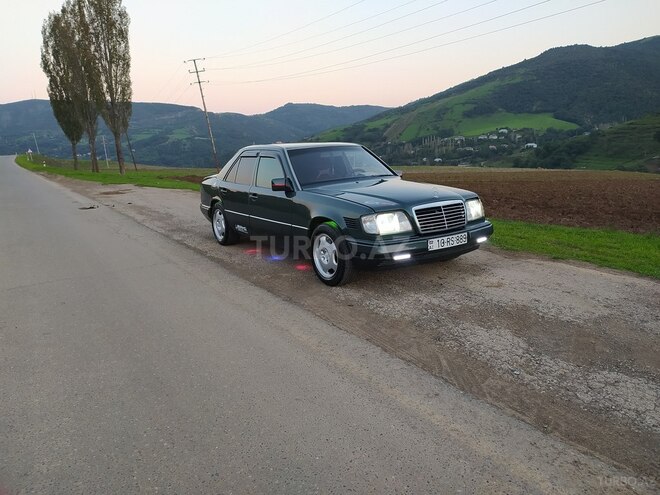 Mercedes E 300 1993, 526,385 km - 3.0 l - Bakı