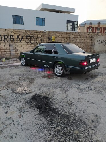Mercedes E 300 1993, 526,385 km - 3.0 l - Bakı
