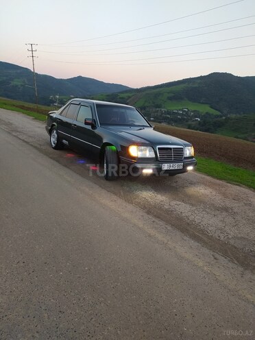 Mercedes E 300 1993, 526,385 km - 3.0 l - Bakı