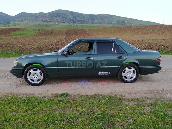 Mercedes E 300 1993, 526,385 km - 3.0 l - Bakı