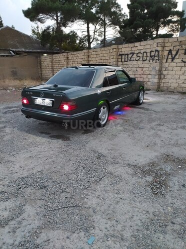 Mercedes E 300 1993, 526,385 km - 3.0 l - Bakı
