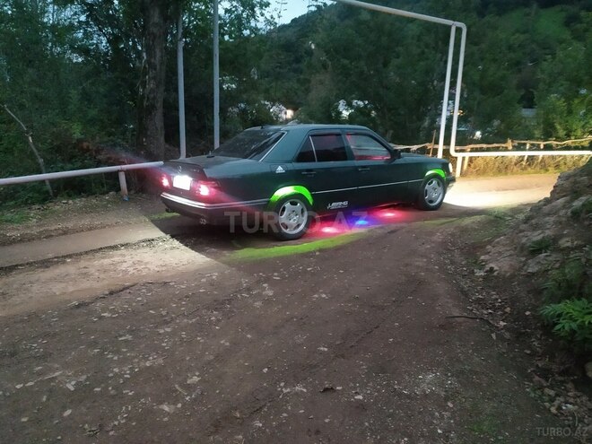 Mercedes E 300 1993, 526,385 km - 3.0 l - Bakı