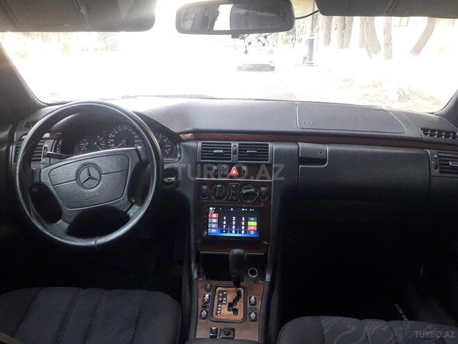 Mercedes E 240 1999, 315,263 km - 2.4 л - Sumqayıt
